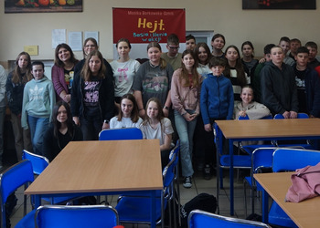 Monika Borkowska-Szmit wa spotkaniu z uczniami ze Szkoły Podstawowej nr 1 w Żninie