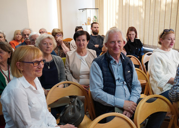 12 maja 2025 r. w ramach Tygodnia Bibliotek w naszej książnicy odbyło się spotkanie autorskie z Mariuszem Szczygłem