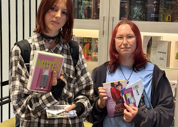 Gra terenowa w bibliotece