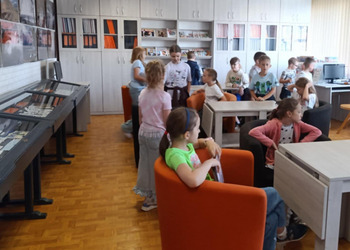 Lekcja biblioteczna dla uczniów Szkoły Podstawowej nr 2