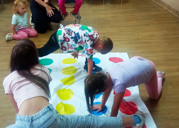 Wakacyjne zabawy i gry edukacyjne w filii w Gorzycach