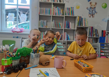 Lepienie z plasteliny postaci z bajek - zajęcia z dziećmi