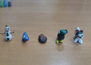 Lepienie z plasteliny postaci z bajek - zajęcia z dziećmi