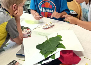 Wakacyjne zabawy eko–plastyczne dla dzieci