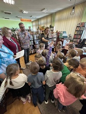 Lekcja biblioteczna przedszkolaków z grupy 