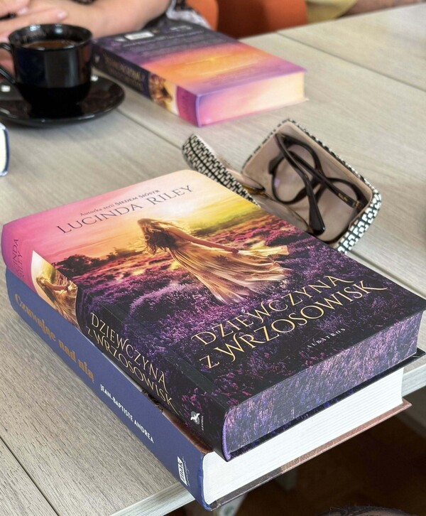  „Dziewczyna z wrzosowisk” - Lucinda Riley 23.09.2025 r.