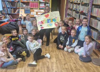 22 października w bibliotece gościliśmy przesympatycznych dzieci z Przedszkola nr 2 im. Jana Brzechwy w Żninie z grupy Sówki wraz z wychowawcami.  