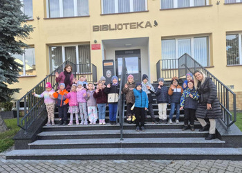 22 października w bibliotece gościliśmy przesympatycznych dzieci z Przedszkola nr 2 im. Jana Brzechwy w Żninie z grupy Sówki wraz z wychowawcami.  
