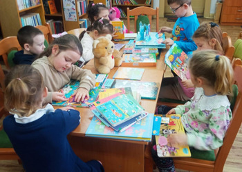 23.01.2026r.w filii w Gorzycach odbyła się lekcja biblioteczna pn. „W świecie książek dla dzieci”. 