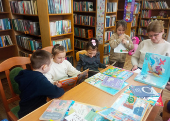 23.01.2026r.w filii w Gorzycach odbyła się lekcja biblioteczna pn. „W świecie książek dla dzieci”. 