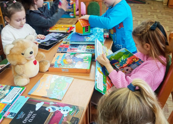 23.01.2026r.w filii w Gorzycach odbyła się lekcja biblioteczna pn. „W świecie książek dla dzieci”. 
