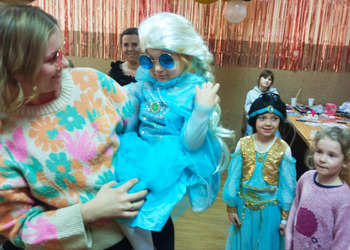 4 lutego 2026r. w filii bibliotecznej w Gorzycach zapanował niezwykły, karnawałowy nastrój.  