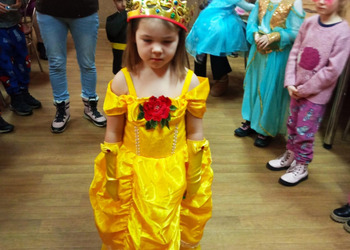 4 lutego 2026r. w filii bibliotecznej w Gorzycach zapanował niezwykły, karnawałowy nastrój.  