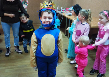 4 lutego 2026r. w filii bibliotecznej w Gorzycach zapanował niezwykły, karnawałowy nastrój.  