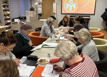 30 stycznia w naszej bibliotece odbyło się kolejne spotkanie dla seniorów „Główka pracuje”.