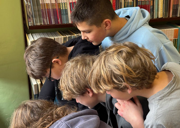 Międzynarodowy Dzień Języka Ojczystego 2026 r. - Gra terenowa w Bibliotece