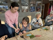 „Wiosenne kwiaty z krepiny i bibuły”