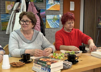 24 marca spotkaliśmy się na Dyskusyjnym Klubie Książki, by omówić „Gości weselnych” Alison Espach. 