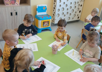 Dzień Książki i Praw Autorskich z Przedszkolem Łamigłówka