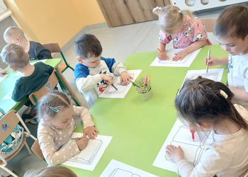 Dzień Książki i Praw Autorskich z Przedszkolem Łamigłówka