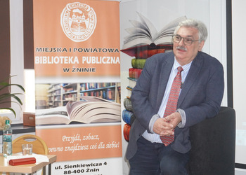 Tadeusz Osipowicz z Kabaretu TEY goscił w naszej bibliotece :: = usuń wszystkie Wybierz pliki