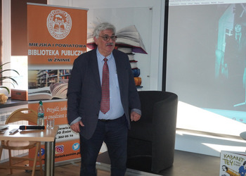 Tadeusz Osipowicz z Kabaretu TEY goscił w naszej bibliotece :: = usuń wszystkie Wybierz pliki