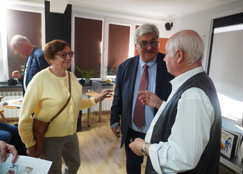 Tadeusz Osipowicz z Kabaretu TEY goscił w naszej bibliotece :: = usuń wszystkie Wybierz pliki