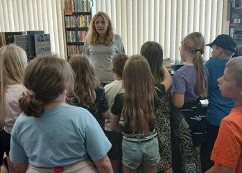 Lekcja biblioteczna dla uczniów Szkoły Podstawowej