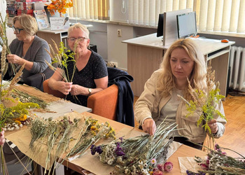Za nami wyjątkowe zajęcia z tworzenia bukietów z suszonych kwiatów pod czujnym okiem Anny Turostowskiej z pracowni Malabra.