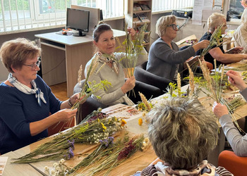 Za nami wyjątkowe zajęcia z tworzenia bukietów z suszonych kwiatów pod czujnym okiem Anny Turostowskiej z pracowni Malabra.